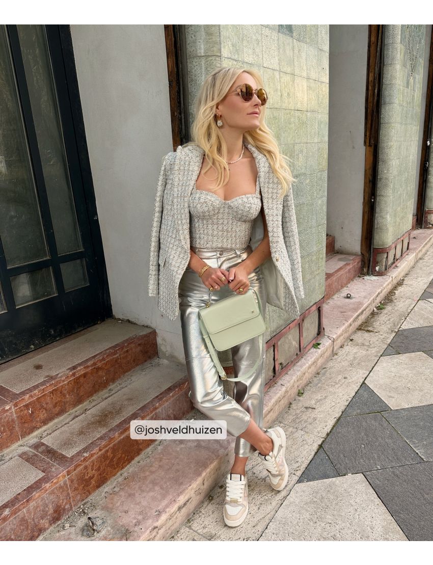 TOP JOSH V SALLY POWDER B