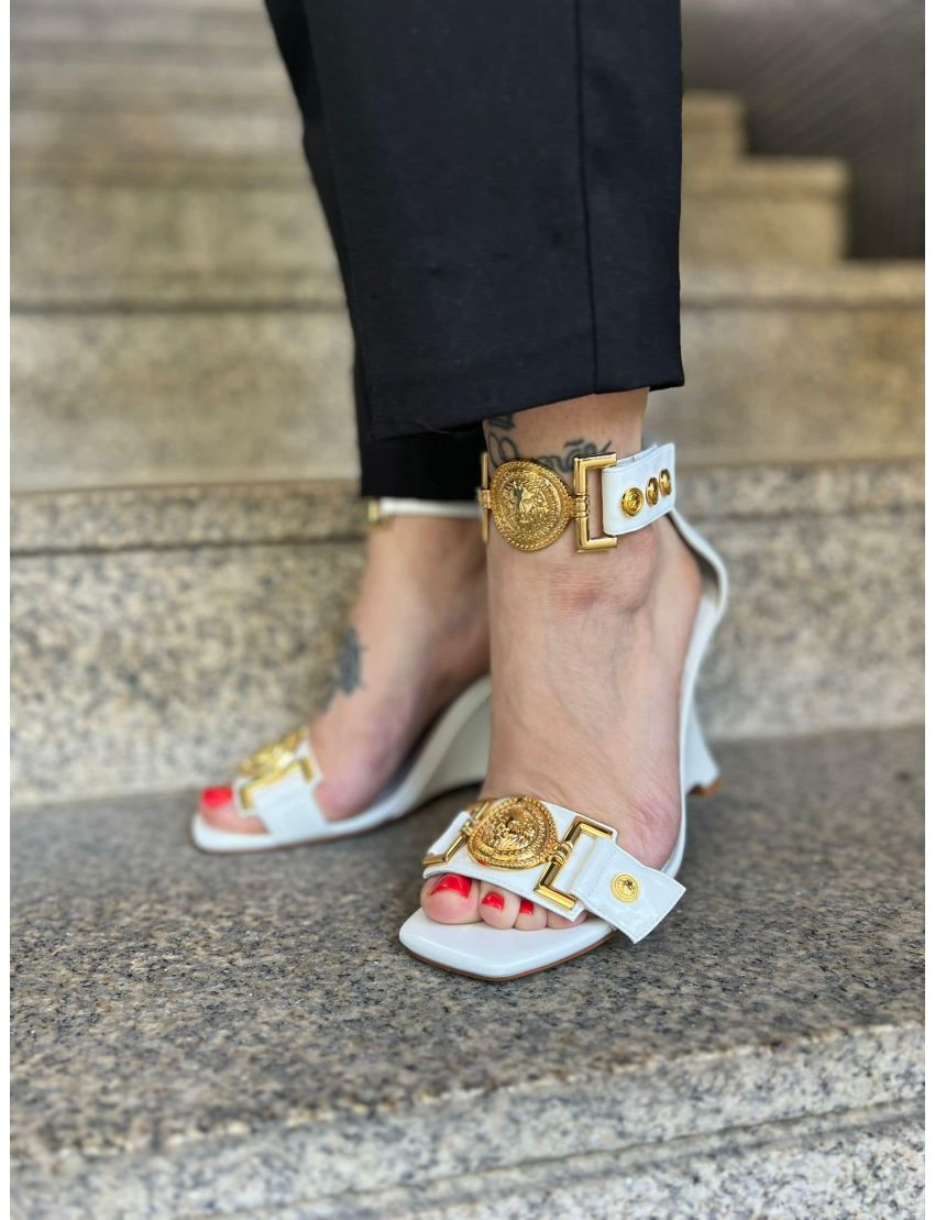 SANDALIA JEFFREY LEONITE 